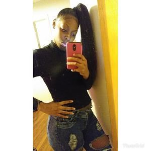 Meet your Posher, Selena